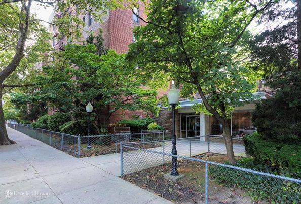 Exterior, Tennis Courts