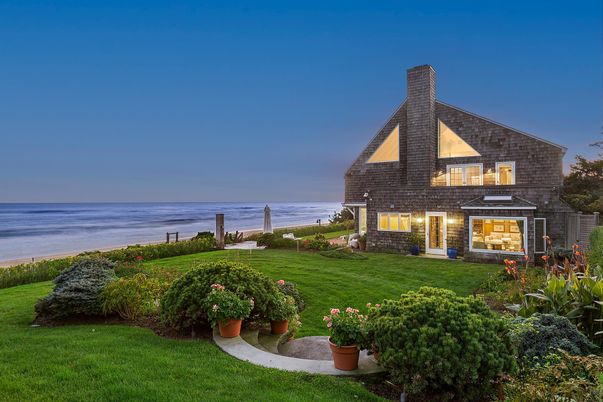 Backyard, Exterior, Facade, Water, None
