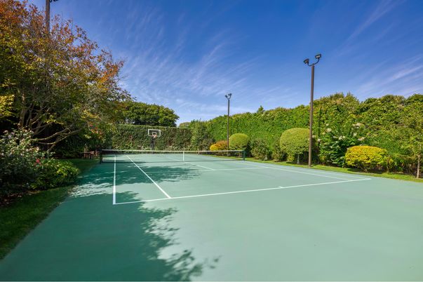 Exterior, Tennis Courts