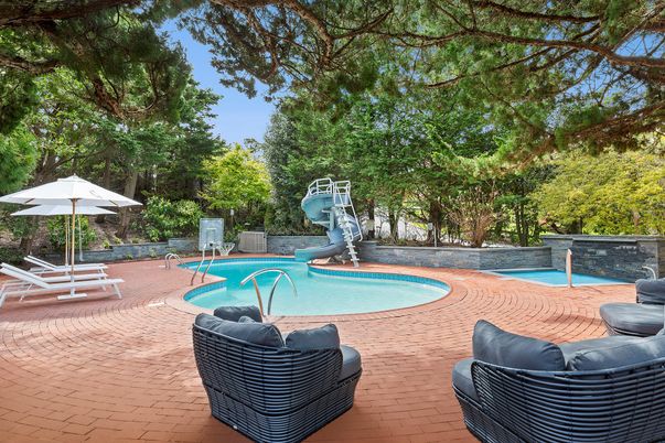 Exterior, Playground, Pool