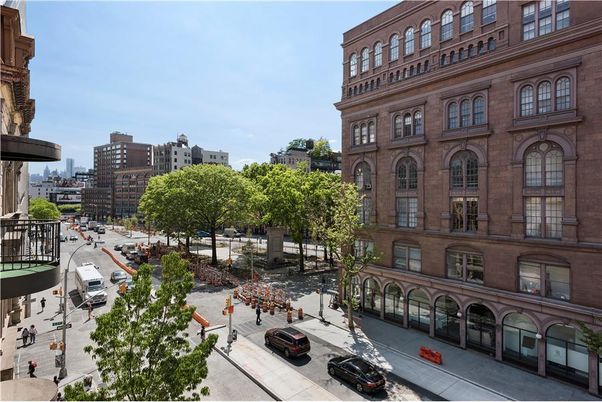 Exterior, Facade, Brownstone