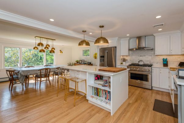 Dining room, Interior, Kitchen, Pendant Lights, Recessed Lighting, Stainless Steel Appliances, Wood Texture Flooring