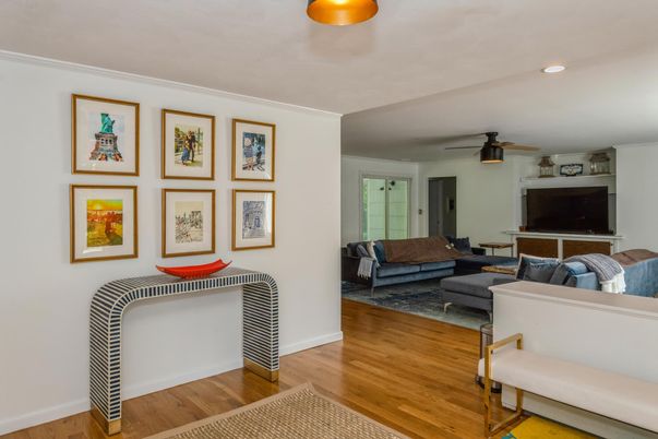 Interior, Living room, Recessed Lighting, Wood Texture Flooring