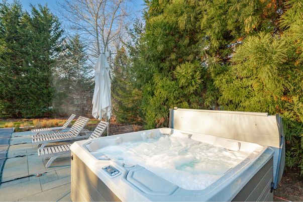 Exterior, Hot Tub