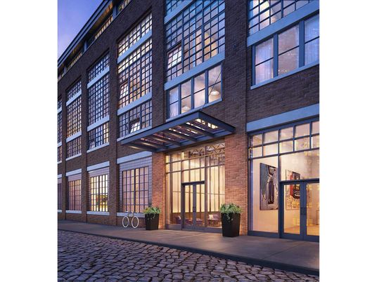 Exterior, Facade, Brick Facade, Chicago School