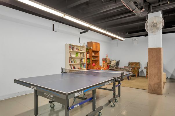 Game Room, Interior