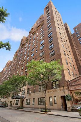 Exterior, Facade, Condo Building