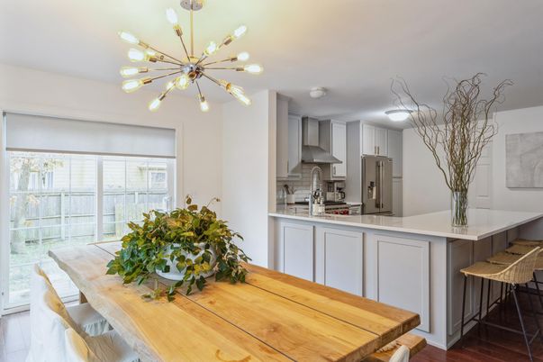 Dining room, Interior, Kitchen, Pendant Lights, Stainless Steel Appliances, Wood Texture Flooring