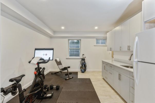 Fitness Equipment, Interior, Recessed Lighting, Wood Texture Flooring
