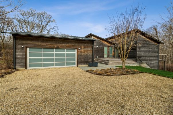Detached Garage, Exterior