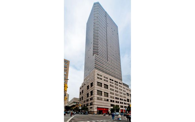 Exterior, Facade, Highrise