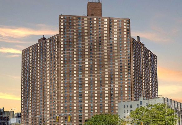 Exterior, Facade, Highrise