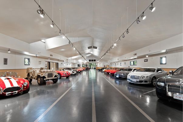 Garage, Interior