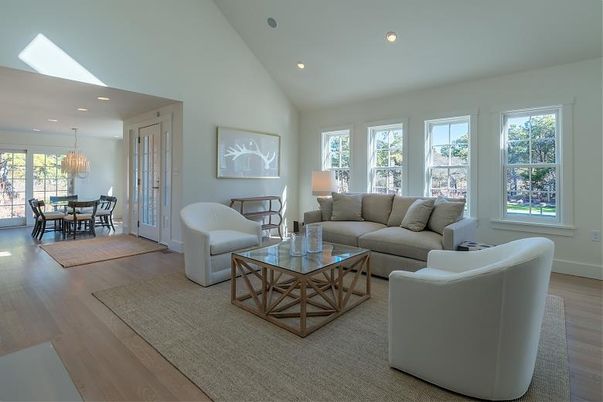 Chandelier, Dining room, Interior, Living room, Recessed Lighting, Wood Texture Flooring