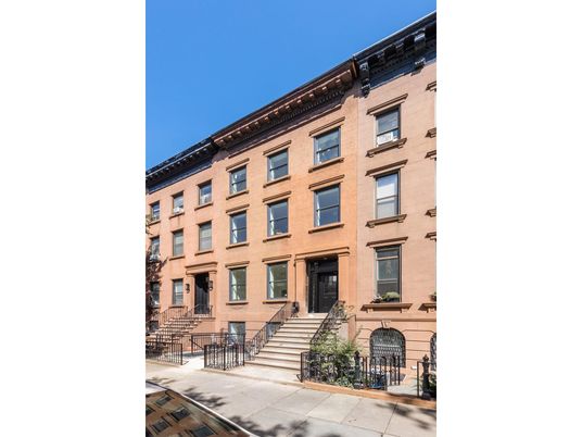 Exterior, Facade, Brownstone