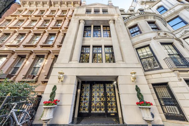 Exterior, Facade, Brownstone