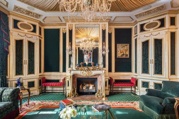 Chandelier, Fireplace, Interior