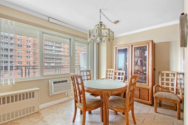 Dining room, Interior, Pendant Lights