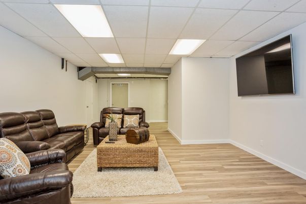 Interior, Living room, Recessed Lighting, Wood Texture Flooring