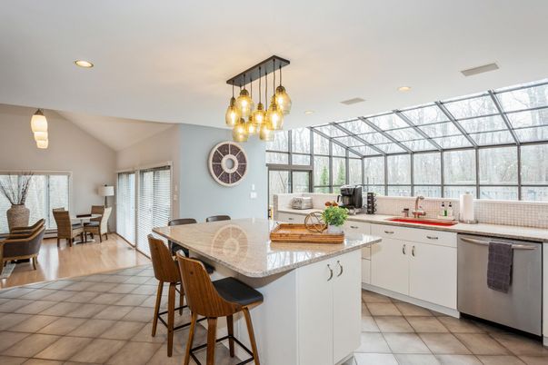 Dining room, Interior, Kitchen, Pendant Lights, Recessed Lighting, Stainless Steel Appliances