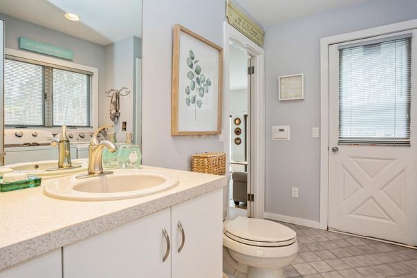 Bathroom, Interior, Recessed Lighting