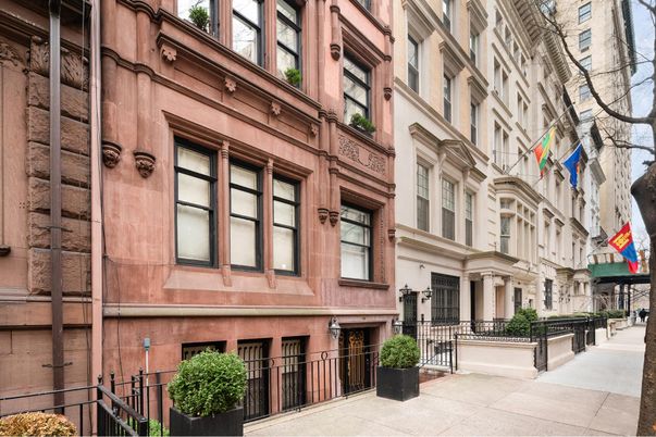 Exterior, Facade, Brownstone