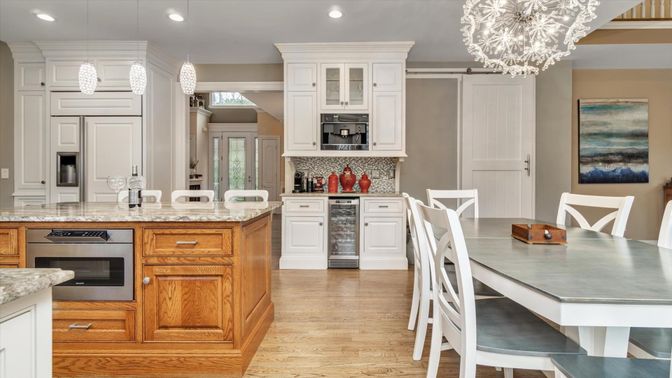Chandelier, Dining room, Interior, Kitchen, Pendant Lights, Recessed Lighting, Wood Texture Flooring