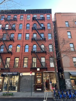 Exterior, Facade, Rowhouse