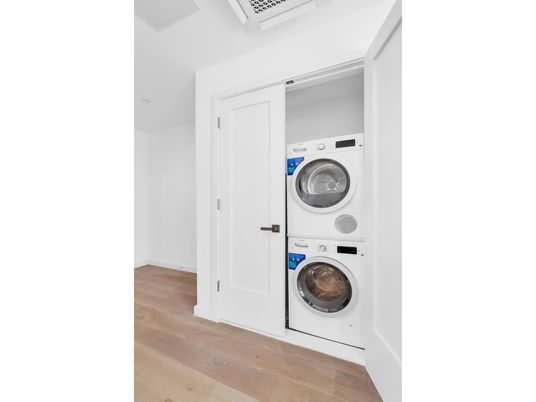 Interior, Utility Closets, Washer, Wood Texture Flooring