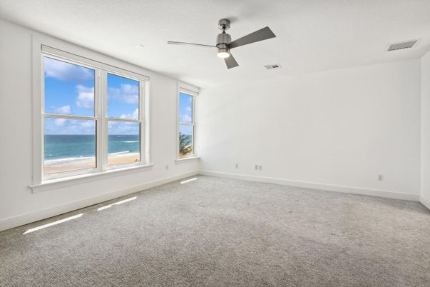 Empty room, Interior, Water