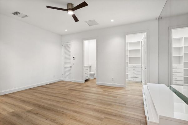 Empty room, Interior, Recessed Lighting, Walk-in Closets, Wood Texture Flooring