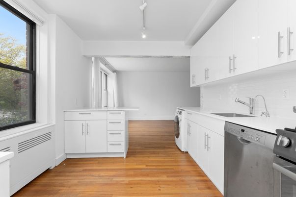 Interior, Kitchen, Washer, Wood Texture Flooring