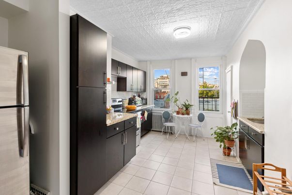 Dining room, Interior, Kitchen, Stainless Steel Appliances