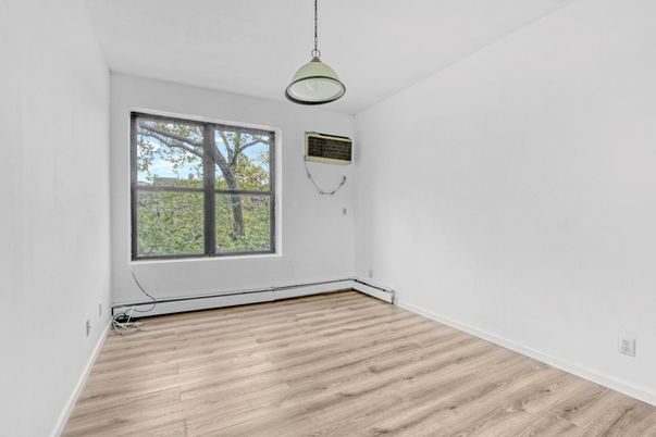 Empty room, Interior, Pendant Lights, Wood Texture Flooring