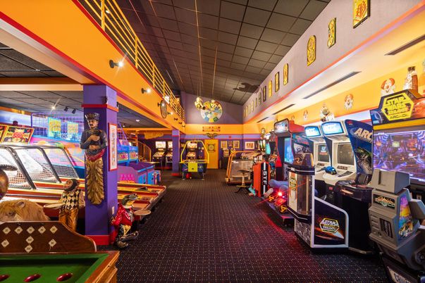 Game Room, Interior