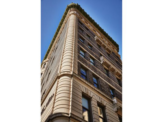Exterior, Facade, Chicago School