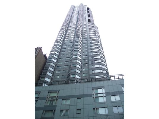 Exterior, Facade, Highrise