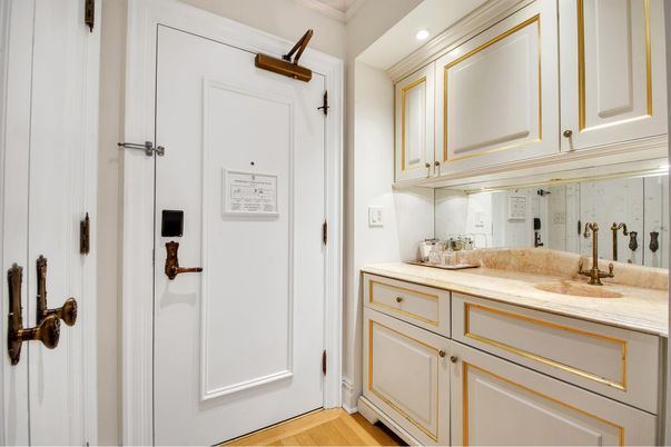 Bathroom, Interior, Recessed Lighting, Wood Texture Flooring