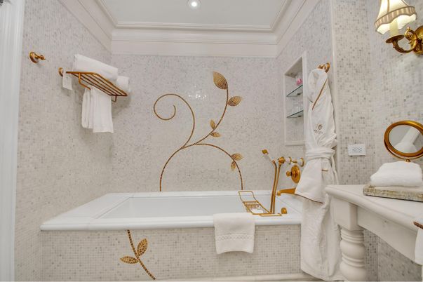 Bathroom, Interior, Recessed Lighting