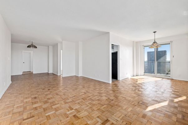 Empty room, Interior, Pendant Lights, Wood Texture Flooring