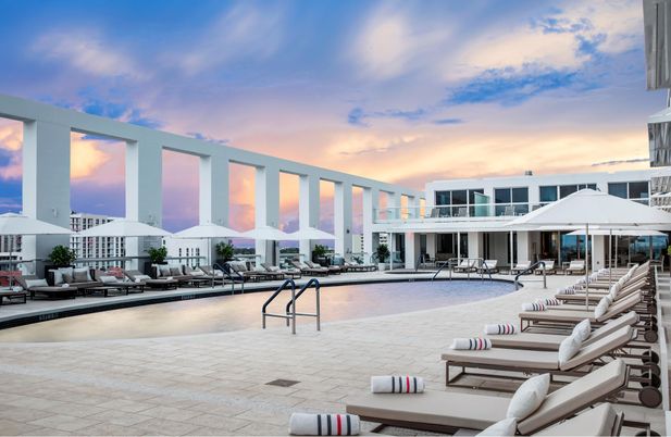 Exterior, Pool