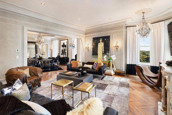 Chandelier, Dining room, Interior, Living room, Recessed Lighting, Wood Texture Flooring