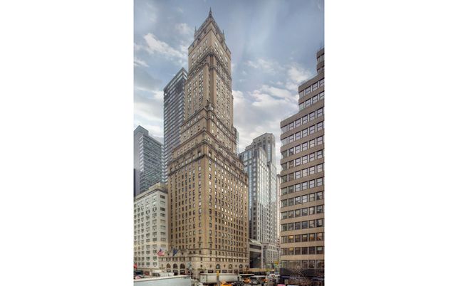 Exterior, Facade, Highrise