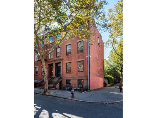 Exterior, Facade, Brick Facade, Rowhouse