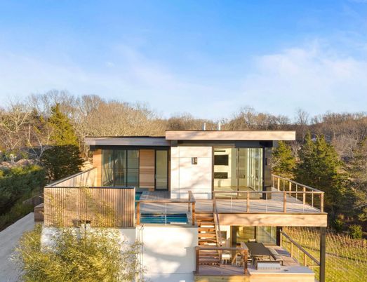 Backyard, Exterior, Facade, Modern