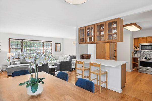 Dining room, Interior, Kitchen, Living room, Stainless Steel Appliances, Wood Texture Flooring