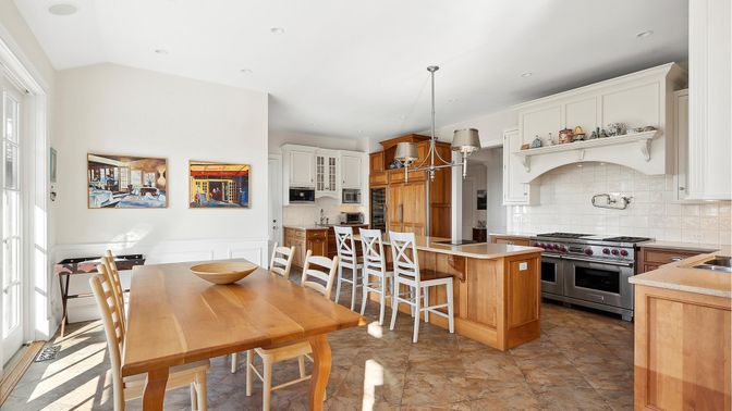 Dining room, Interior, Kitchen, Pendant Lights, Recessed Lighting, Stainless Steel Appliances