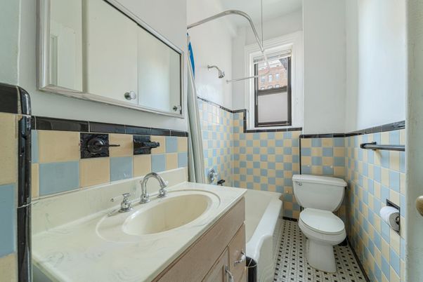 Bathroom, Interior, Pendant Lights