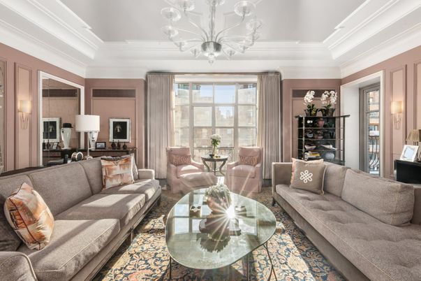 Chandelier, Interior, Living room