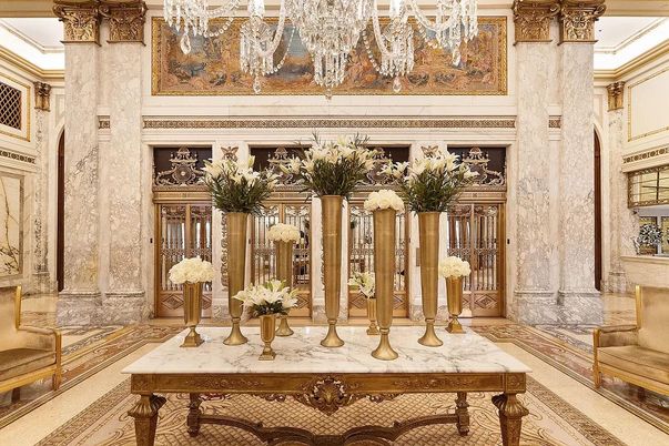 Chandelier, Interior